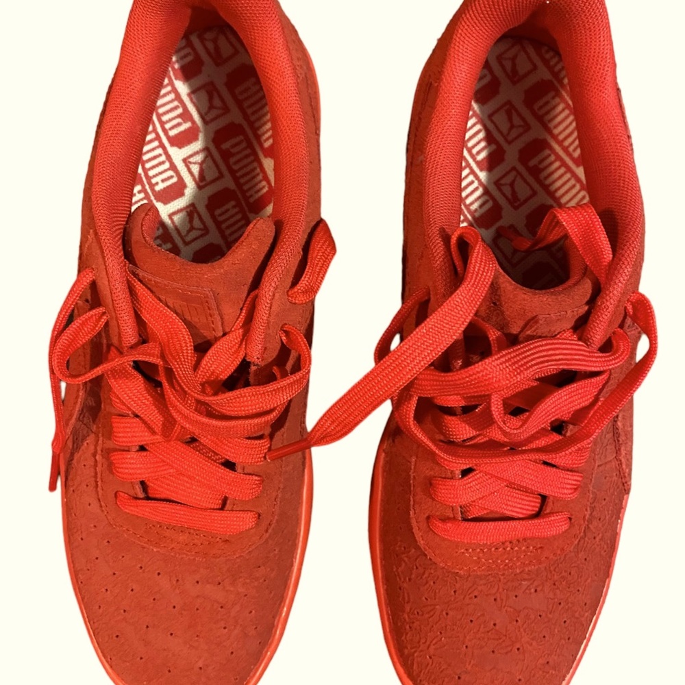 Puma women very comfortable sneaker